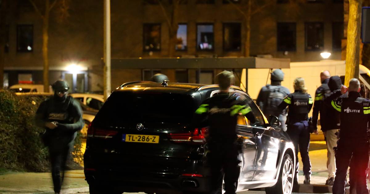 16-jarige Venlonaar Overvalt Schoolgenoten Met Pistool 16-jarige Venlonaar Overvalt Schoolgenoten Met Pistool