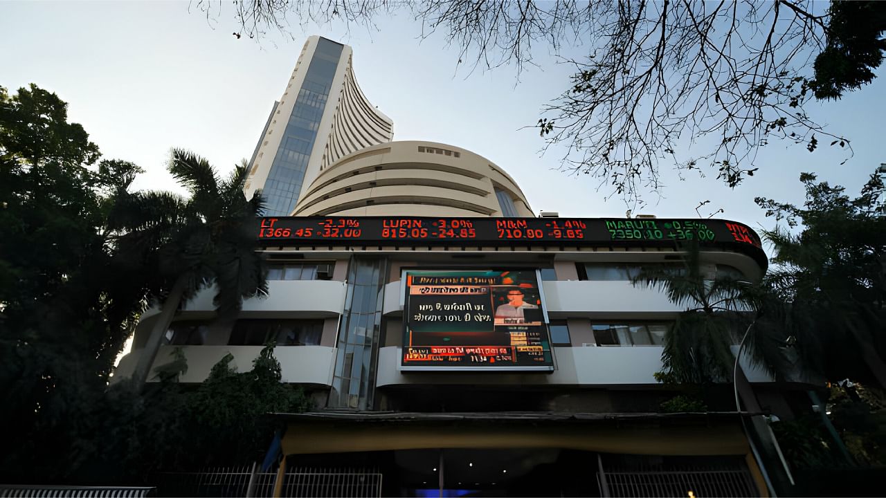 मॉर्गन स्टेनली ने 2025 तक सेंसेक्स के लिए घटाया लक्ष्य, 82000 का अनुमान मॉर्गन स्टेनली ने 2025 तक सेंसेक्स के लिए घटाया लक्ष्य, 82000 का अनुमान