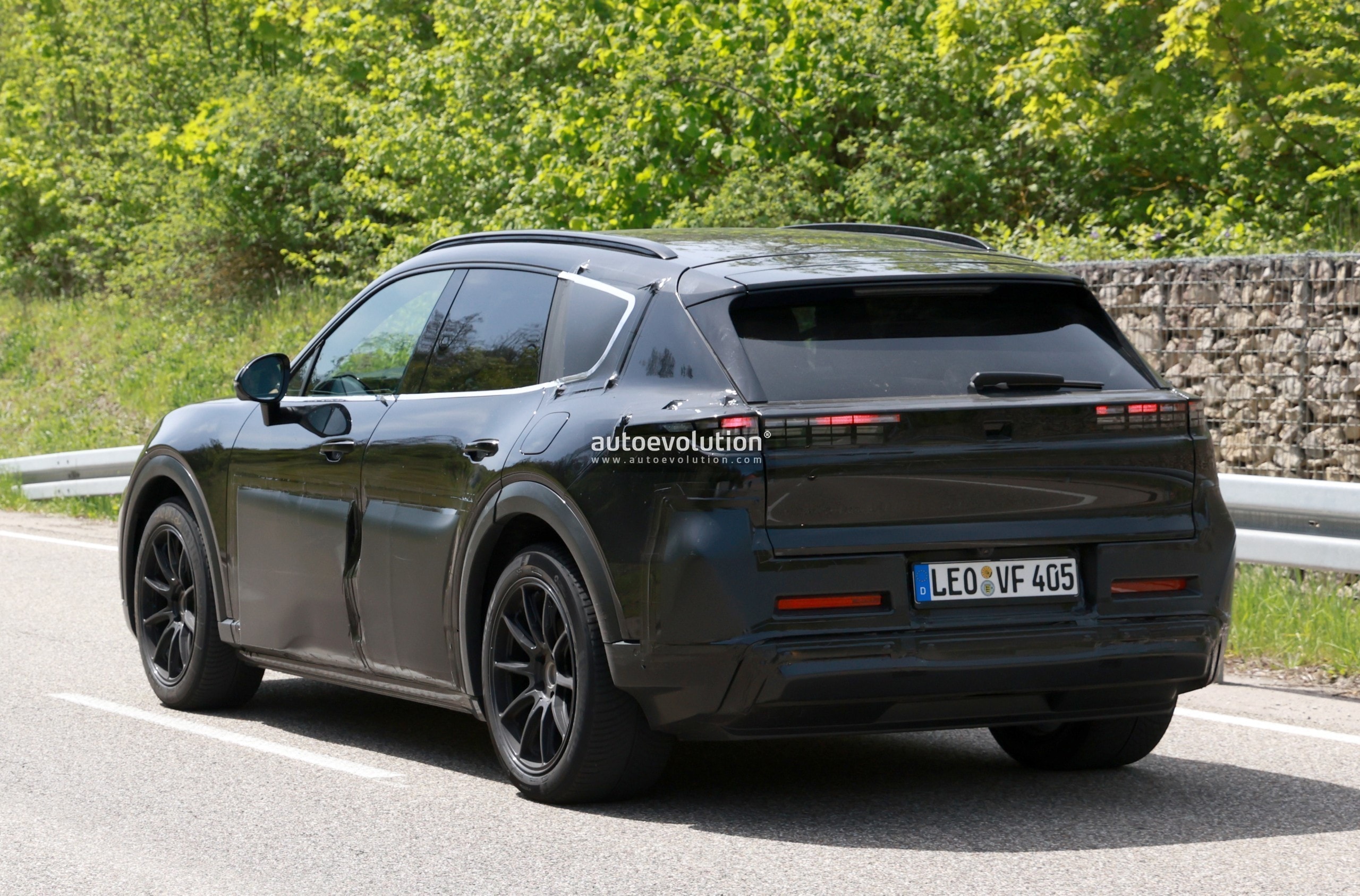 2026 Porsche Cayenne Electric: Spy Images Offer Early Glimpse 2026 Porsche Cayenne Electric: Spy Images Offer Early Glimpse