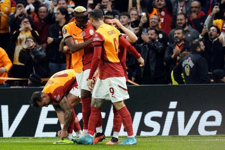 45 Milyon Euroluk Osimhen: İngiliz Kulüplerinin Israrcı Takibi 45 Milyon Euroluk Osimhen: İngiliz Kulüplerinin Israrcı Takibi