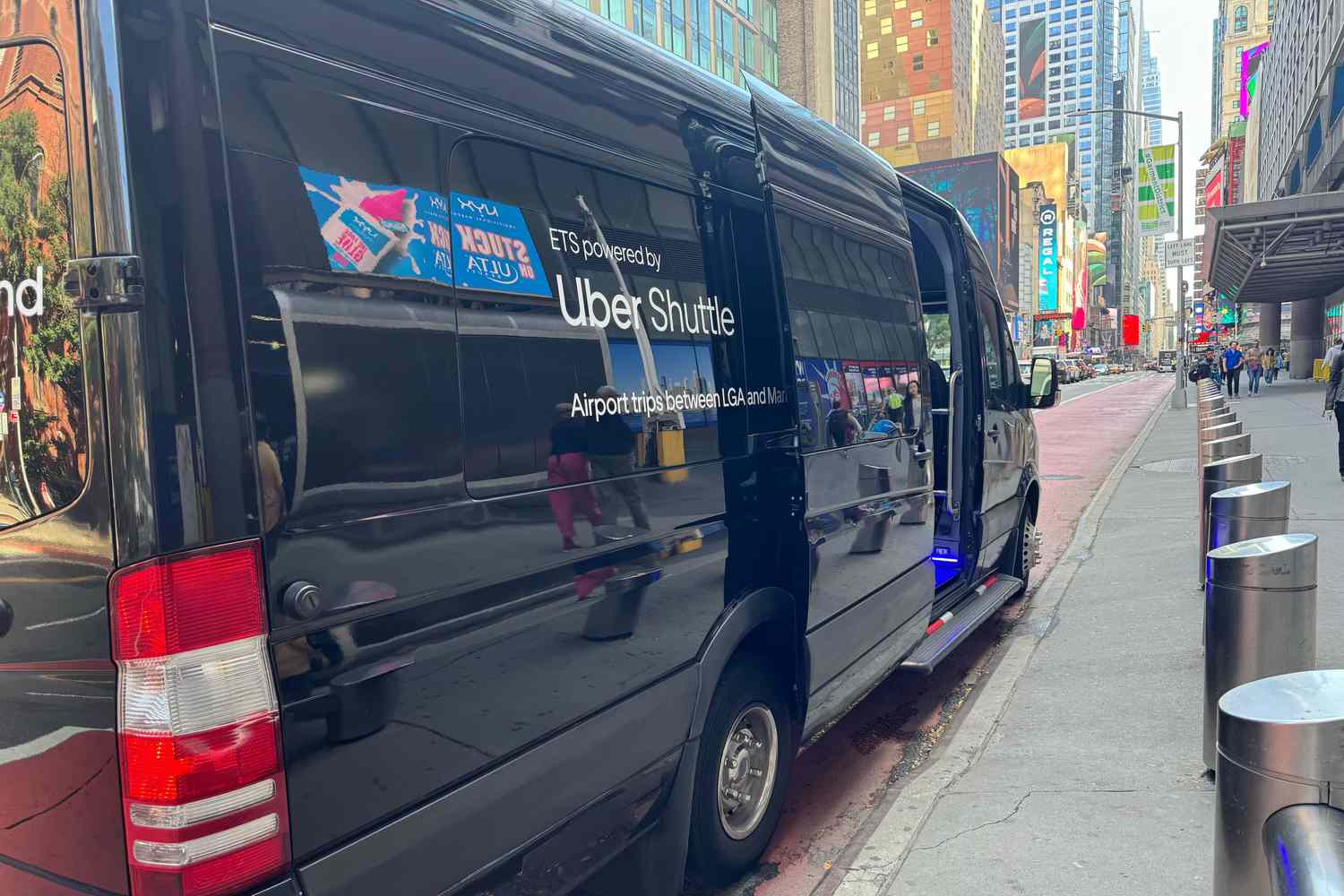 $5 Uber Shuttle Service Launches For United Center Events $5 Uber Shuttle Service Launches For United Center Events