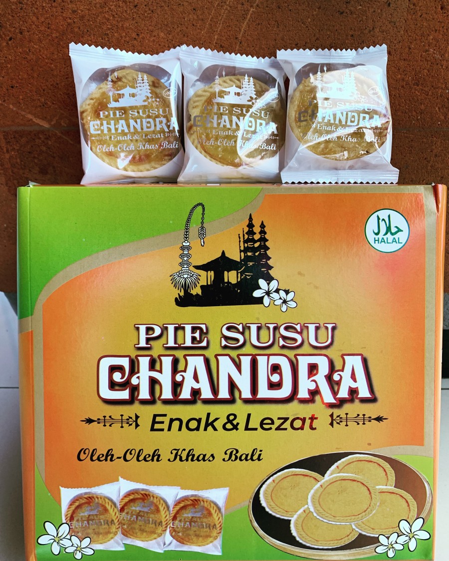 8 Oleh-Oleh Kuliner Unik Khas Bali: Lebih Dari Pie Susu! 8 Oleh-Oleh Kuliner Unik Khas Bali: Lebih Dari Pie Susu!