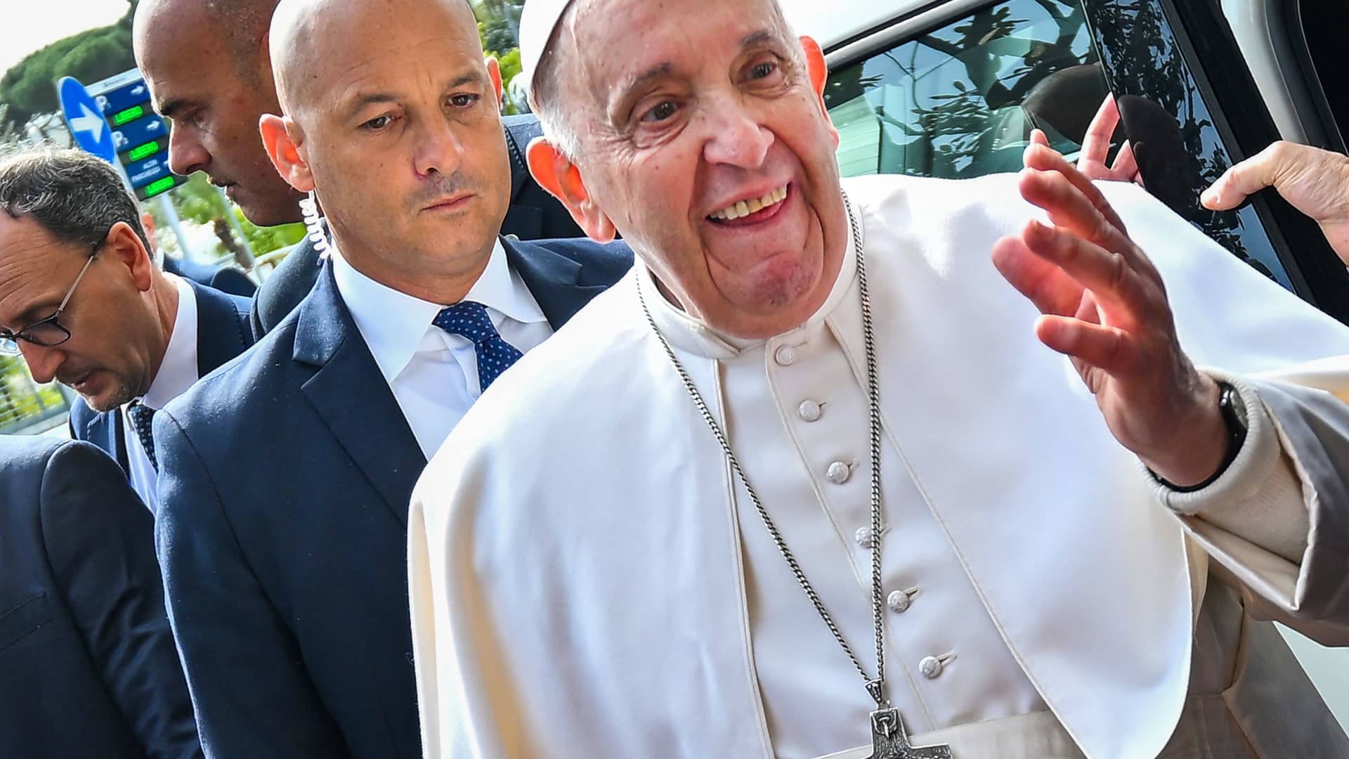 88-Year-Old Pope Francis Dies After Pneumonia Struggle 88-Year-Old Pope Francis Dies After Pneumonia Struggle