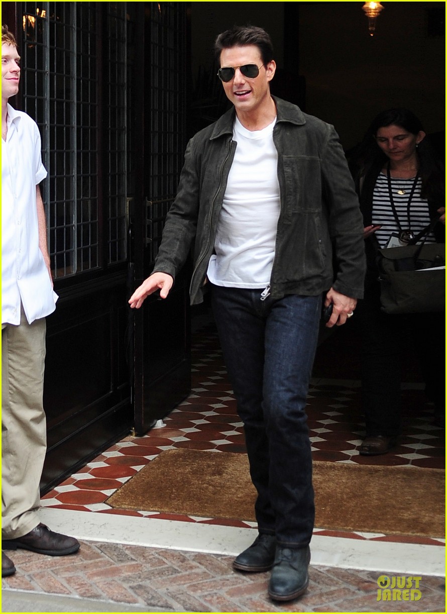 A Look At Tom Cruise's Actions Following Suri Cruise's Arrival A Look At Tom Cruise's Actions Following Suri Cruise's Arrival