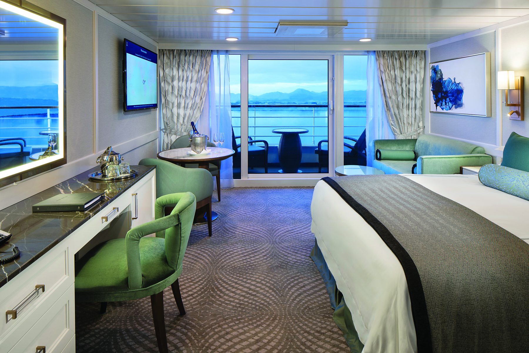 A Tour Of The Transformed Queen Elizabeth 2: New Look For A Cruise Icon A Tour Of The Transformed Queen Elizabeth 2: New Look For A Cruise Icon