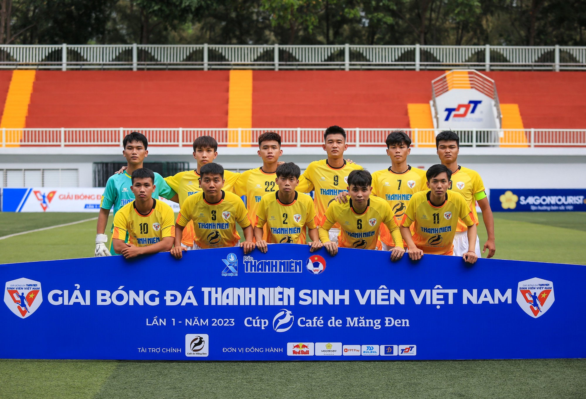 Ai Là Người Chiến Thắng Đầu Tiên Tại Giải Bóng Đá Thanh Niên Sinh Viên Quốc Tế?