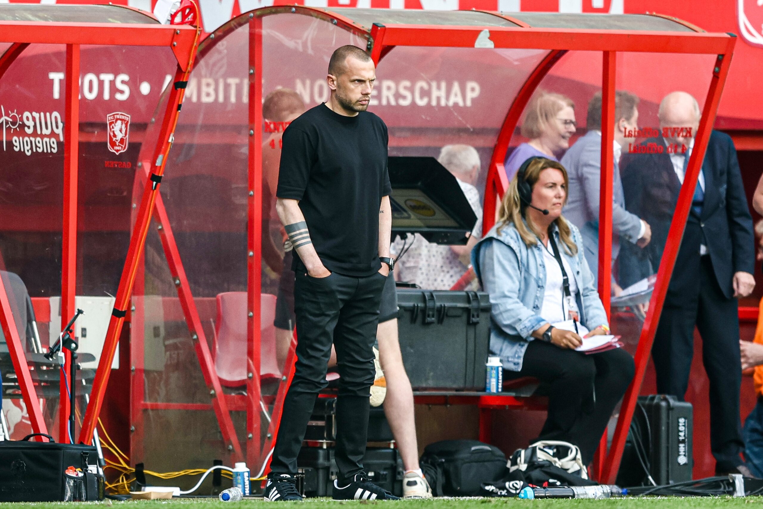 Ajax Bevestigt Gesprekken Met Heitinga Over Hoofdtrainersrol Ajax Bevestigt Gesprekken Met Heitinga Over Hoofdtrainersrol