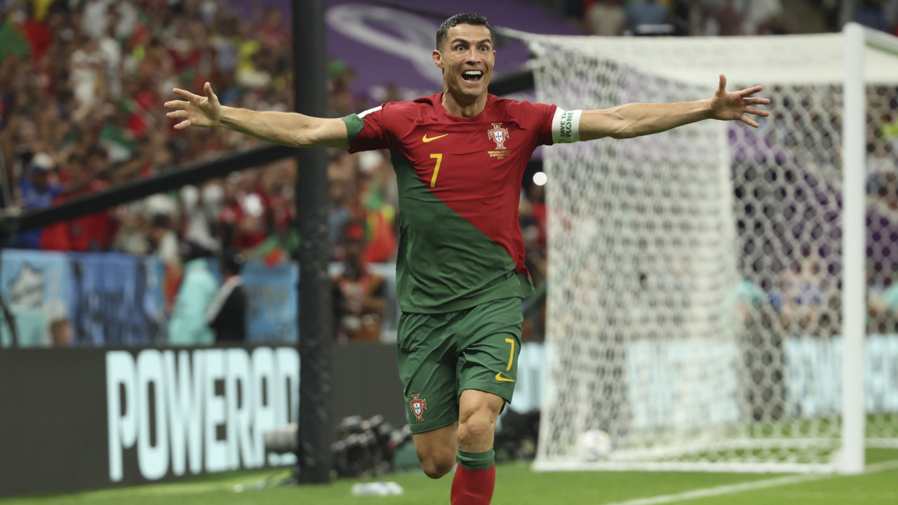 Al Nassr, Ronaldo Ile 2 Yıl Daha Anlaştı! Al Nassr, Ronaldo Ile 2 Yıl Daha Anlaştı!
