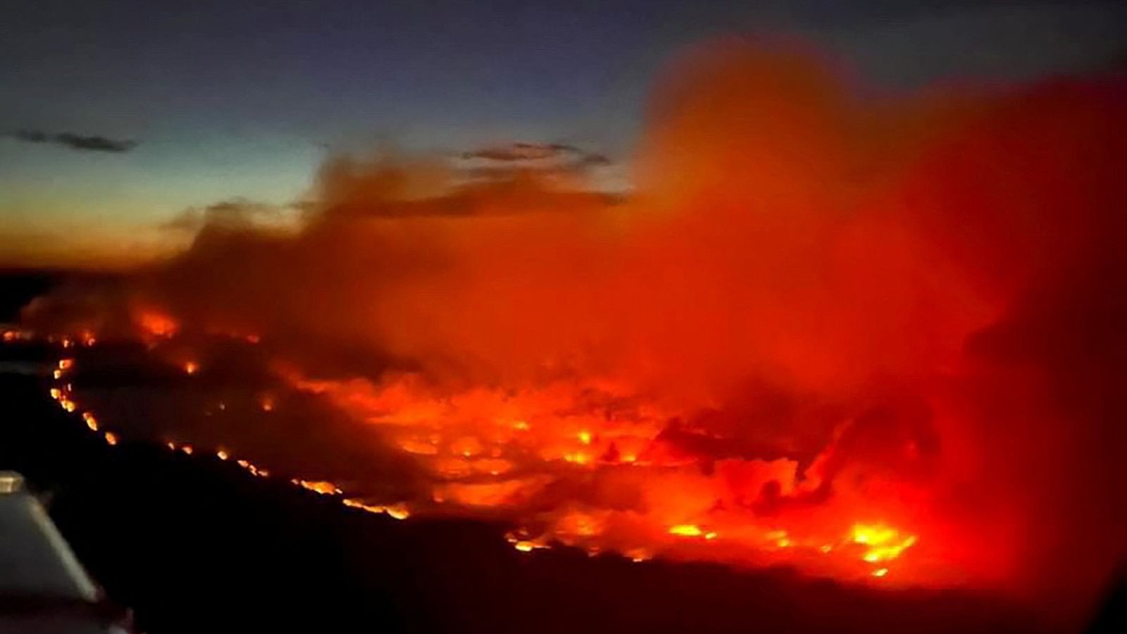Alberta Oil Output Under Threat From Spreading Wildfires Alberta Oil Output Under Threat From Spreading Wildfires