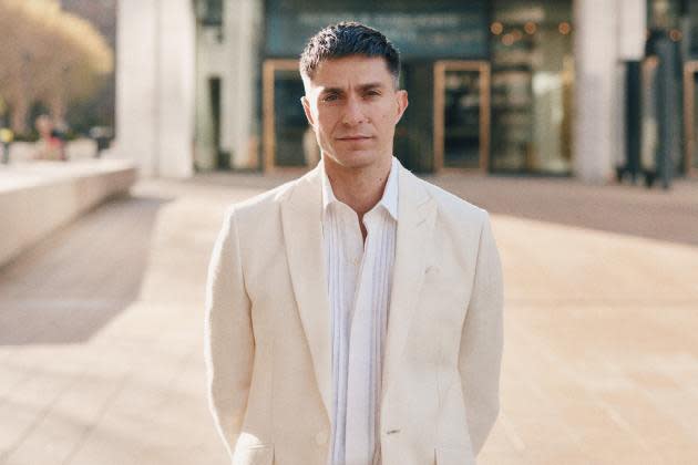 Amazon Prime's Étoile: Gideon Glick's Captivating Performance Amazon Prime's Étoile: Gideon Glick's Captivating Performance