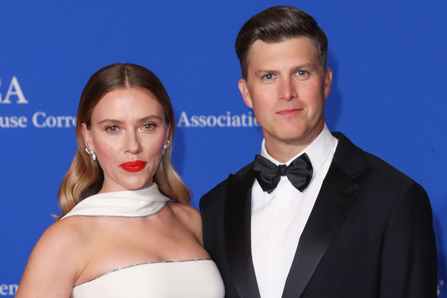 Analyzing The Financial Differences Between Colin Jost And Scarlett Johansson Analyzing The Financial Differences Between Colin Jost And Scarlett Johansson