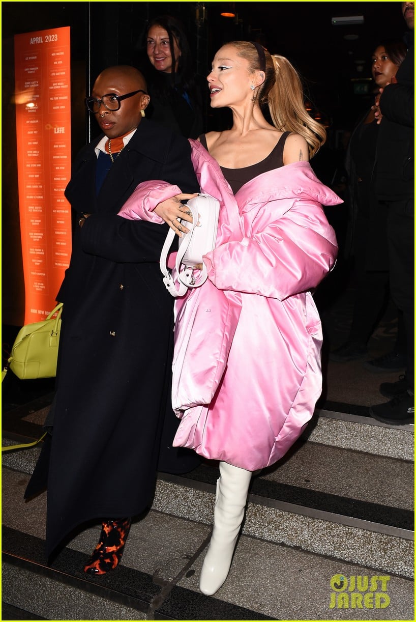 Ariana Grande And Jeff Goldblum Collaborate On Ariana Grande And Jeff Goldblum Collaborate On