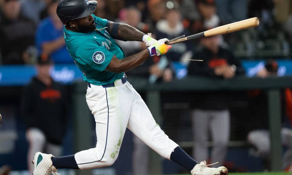 Arozarena's Performance Fuels Mariners' 10-Inning Victory Over Reds Arozarena's Performance Fuels Mariners' 10-Inning Victory Over Reds