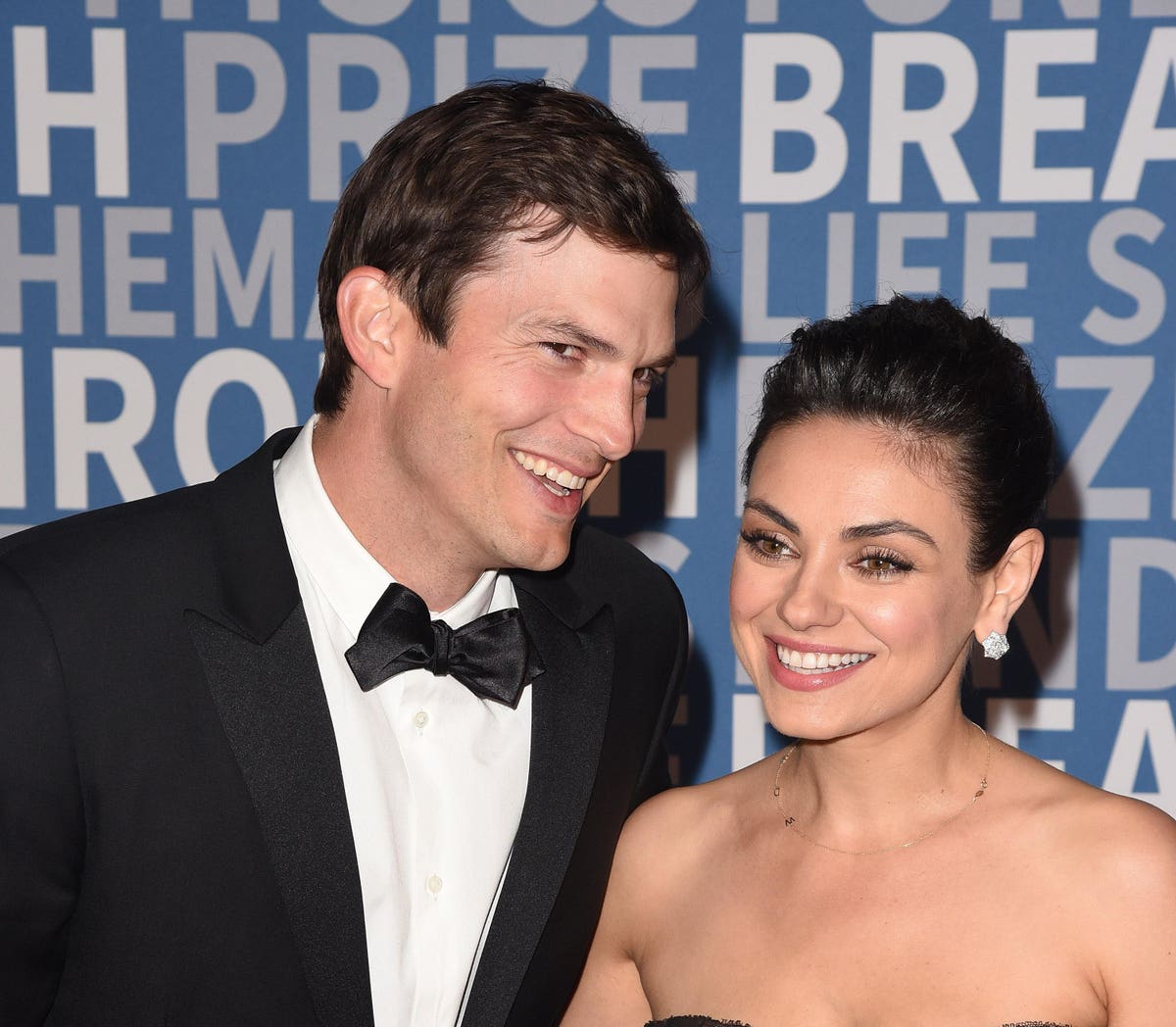Ashton Kutcher & Mila Kunis: Beverly Hills Appearance Following Venice Filming Ashton Kutcher & Mila Kunis: Beverly Hills Appearance Following Venice Filming