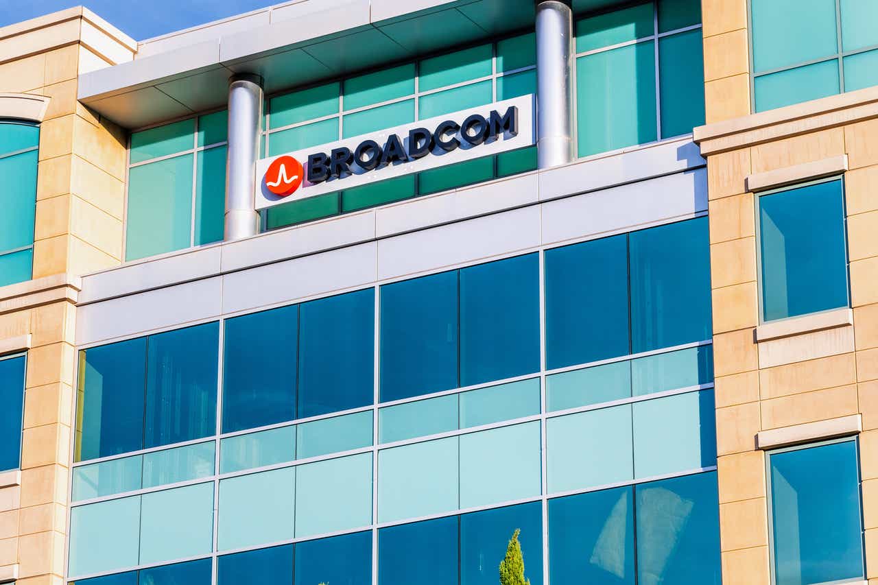 AT&T Sounds Alarm On Broadcom's VMware Deal: A 1,050% Price Hike AT&T Sounds Alarm On Broadcom's VMware Deal: A 1,050% Price Hike