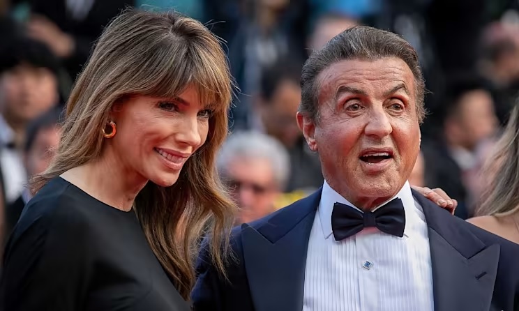 Atelier D'artiste : Visite Exceptionnelle De Sylvester Stallone Atelier D'artiste : Visite Exceptionnelle De Sylvester Stallone