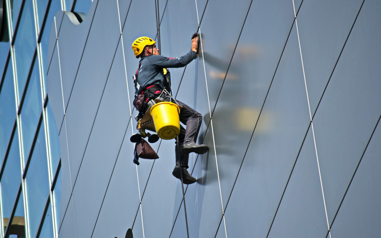 Augmentation De L'activité Des Cordistes Due À La Construction De Tours À Nantes Augmentation De L'activité Des Cordistes Due À La Construction De Tours À Nantes