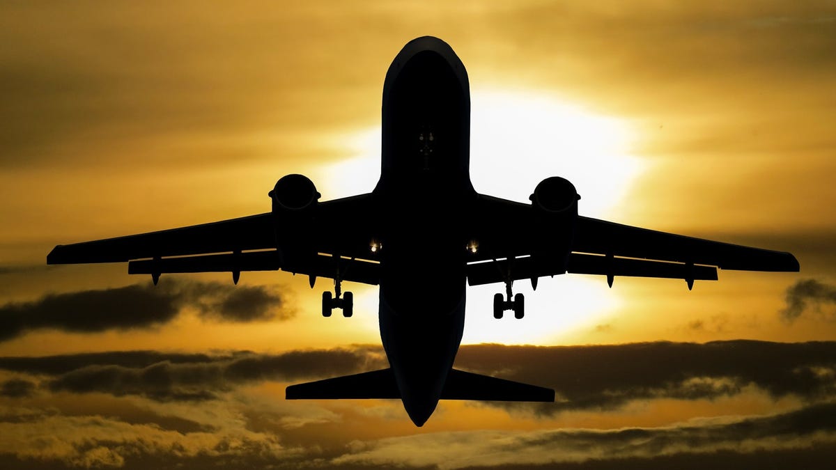 Avoid Crowds: Smart Travel Tips For Memorial Day Flights 2025 Avoid Crowds: Smart Travel Tips For Memorial Day Flights 2025