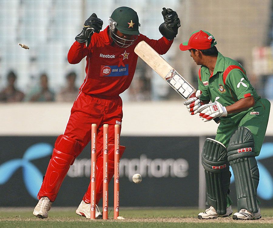 Bangladesh Battles Zimbabwe In First Test Bangladesh Battles Zimbabwe In First Test