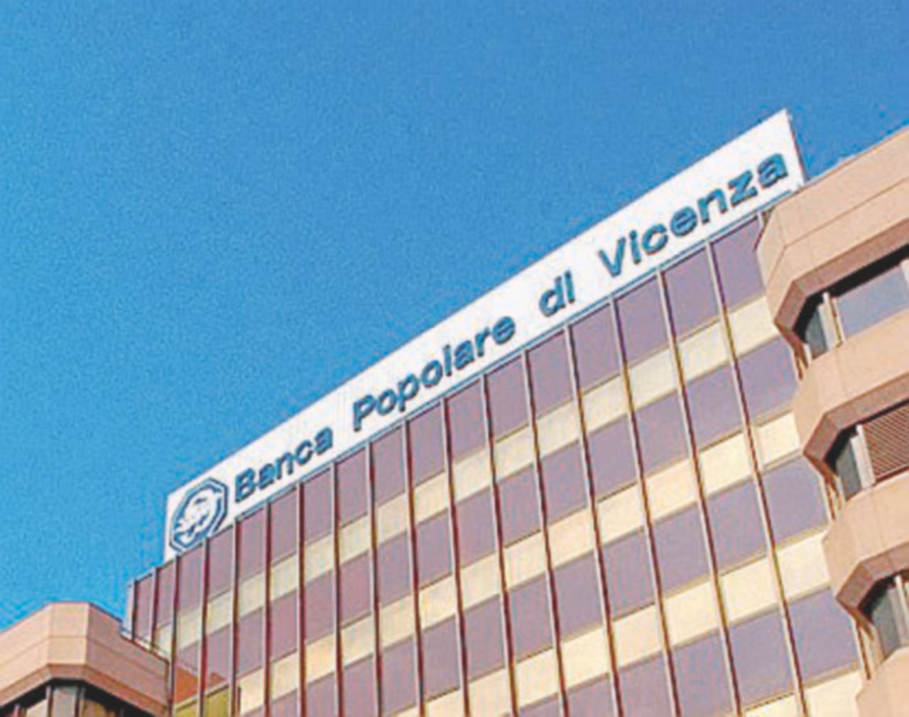 Becciu Deve Risarcire I Suoi Accusatori: La Sentenza Definitiva Becciu Deve Risarcire I Suoi Accusatori: La Sentenza Definitiva