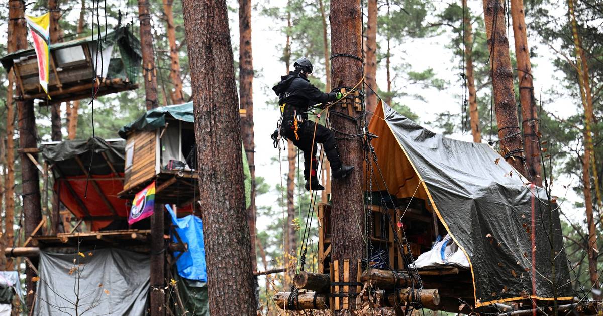 Berlin: Prosvjednici Protiv Tesle – Analiza Događaja Berlin: Prosvjednici Protiv Tesle – Analiza Događaja