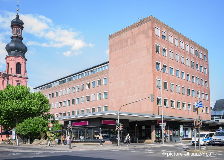 Better Organization Of Asylum Shelters: A €1 Billion Savings Potential? Better Organization Of Asylum Shelters: A €1 Billion Savings Potential?