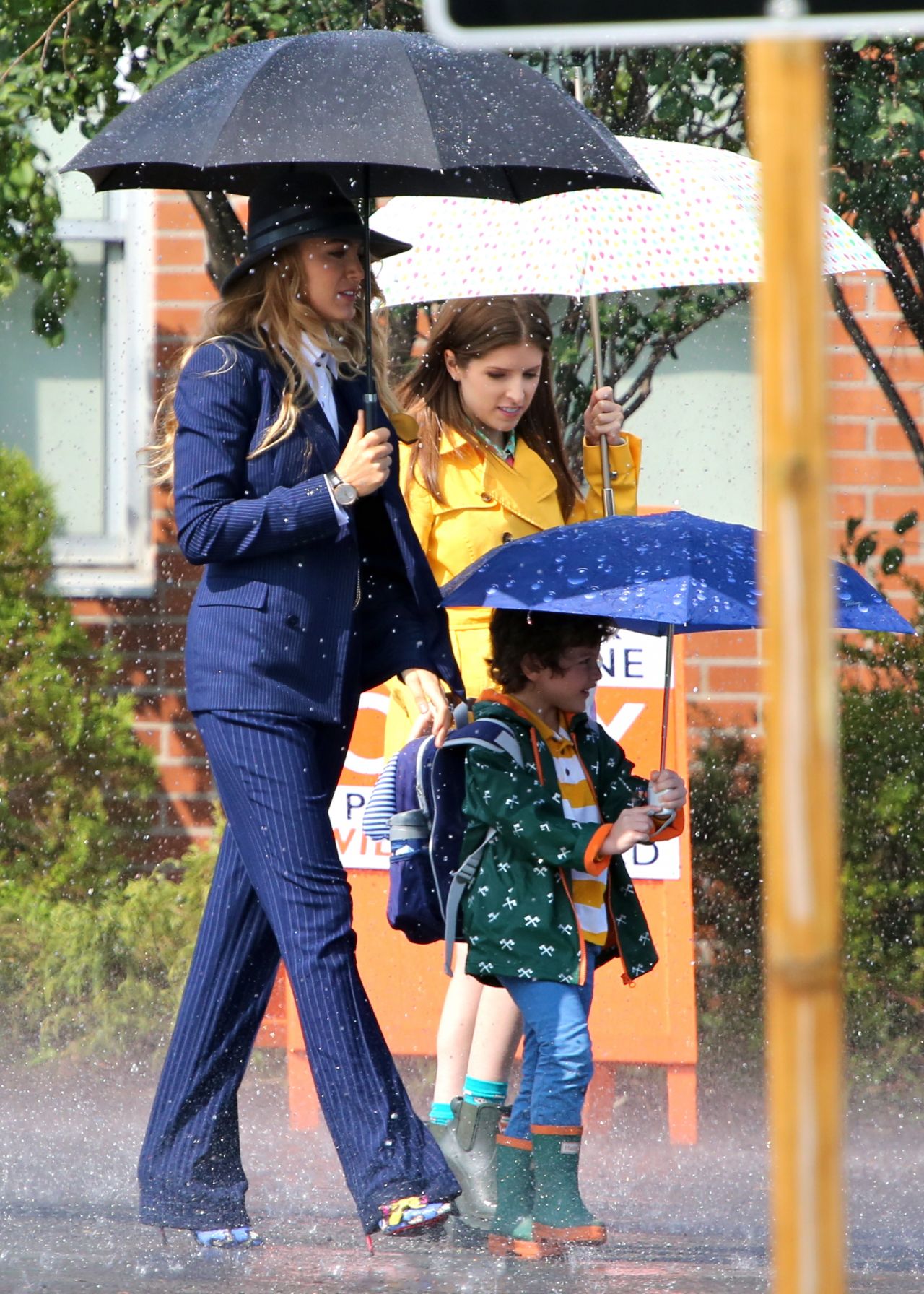 Blake Lively And Anna Kendrick: Comparing Styles At A Recent Film Premiere Blake Lively And Anna Kendrick: Comparing Styles At A Recent Film Premiere