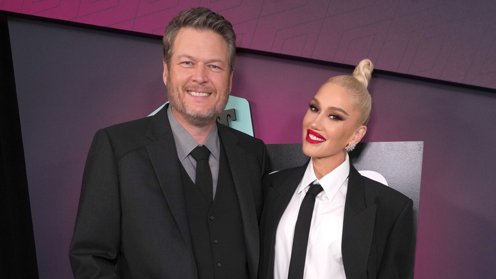 Blake Shelton, Gwen Stefani, And Kids Enjoy Lavish Family Holiday Blake Shelton, Gwen Stefani, And Kids Enjoy Lavish Family Holiday
