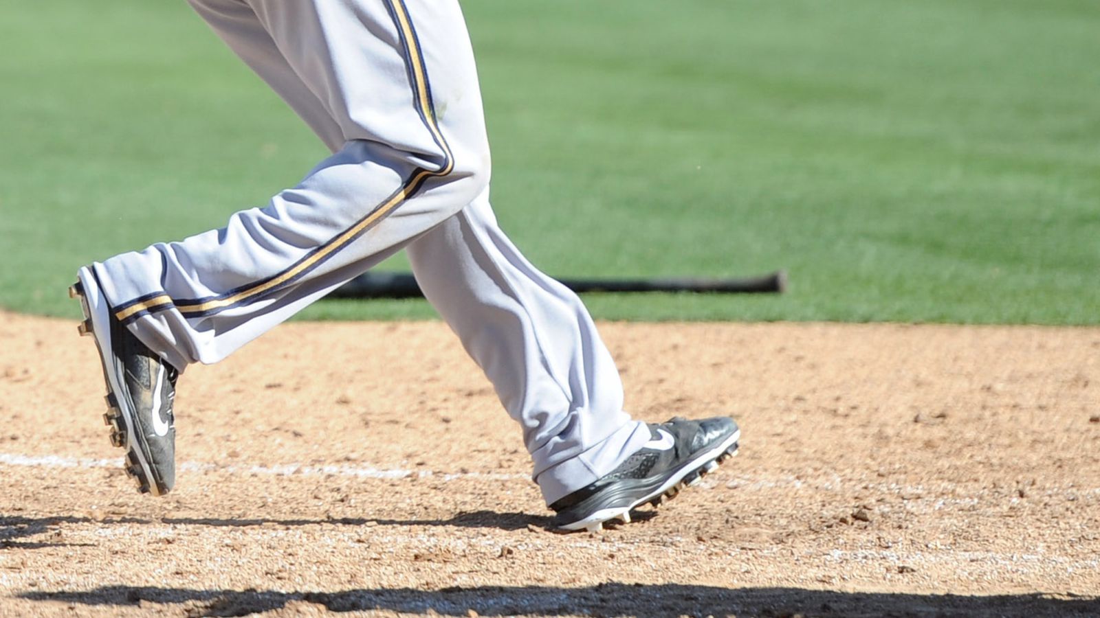 Brewers' Collapse: Diamondbacks Secure Walk-Off Victory Brewers' Collapse: Diamondbacks Secure Walk-Off Victory