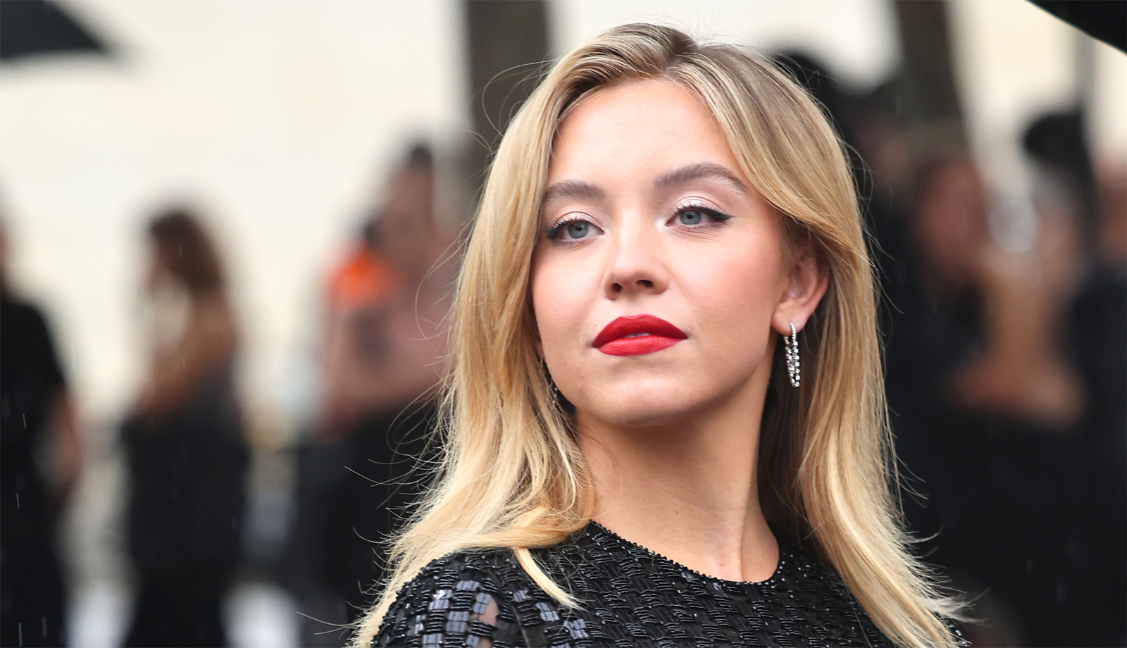 Brown Leather Corset Blazer: Sydney Sweeney's Latest Fashion Choice Brown Leather Corset Blazer: Sydney Sweeney's Latest Fashion Choice