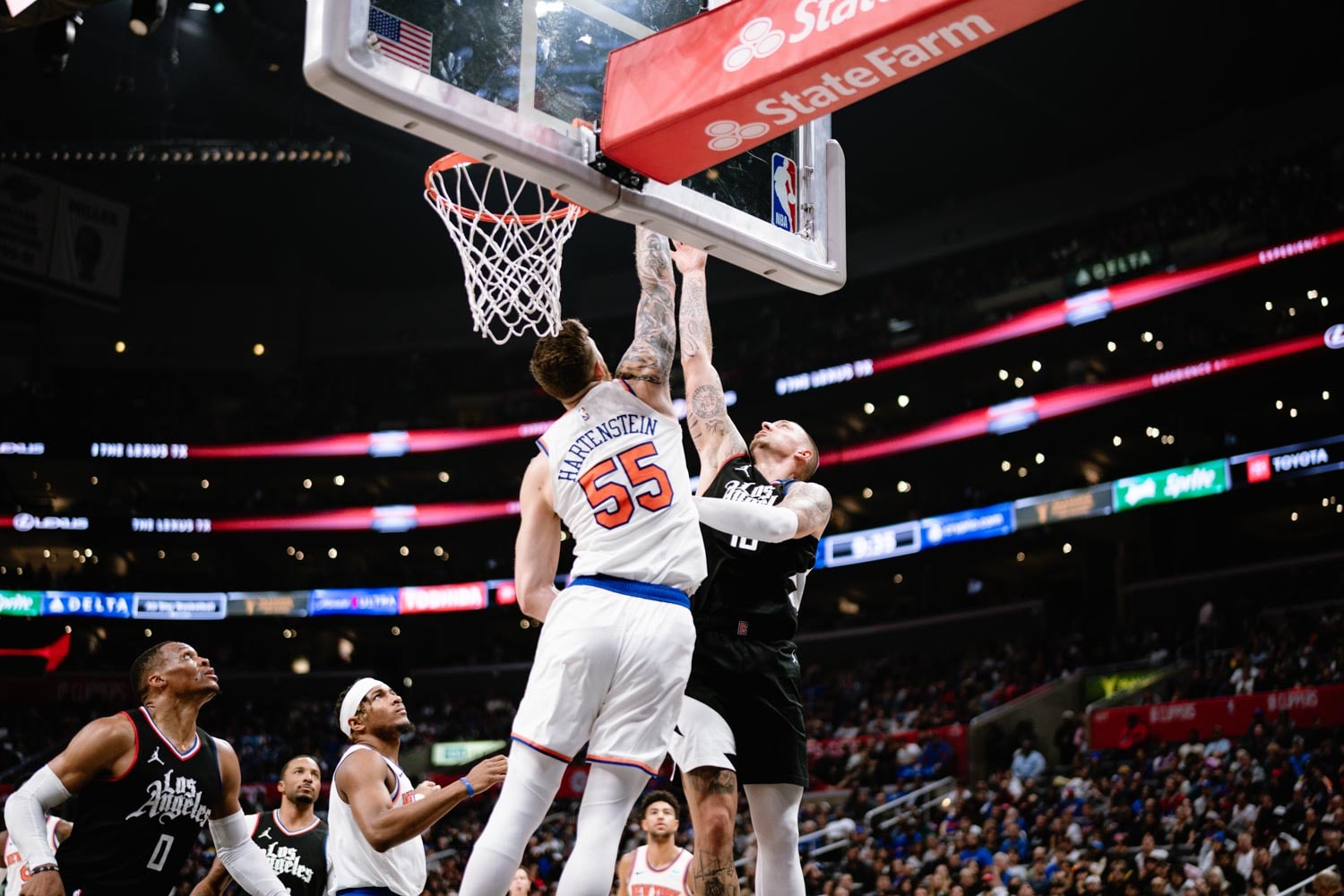 Brutal Clippers Defeat Ends Knicks' Playoff Bid Brutal Clippers Defeat Ends Knicks' Playoff Bid