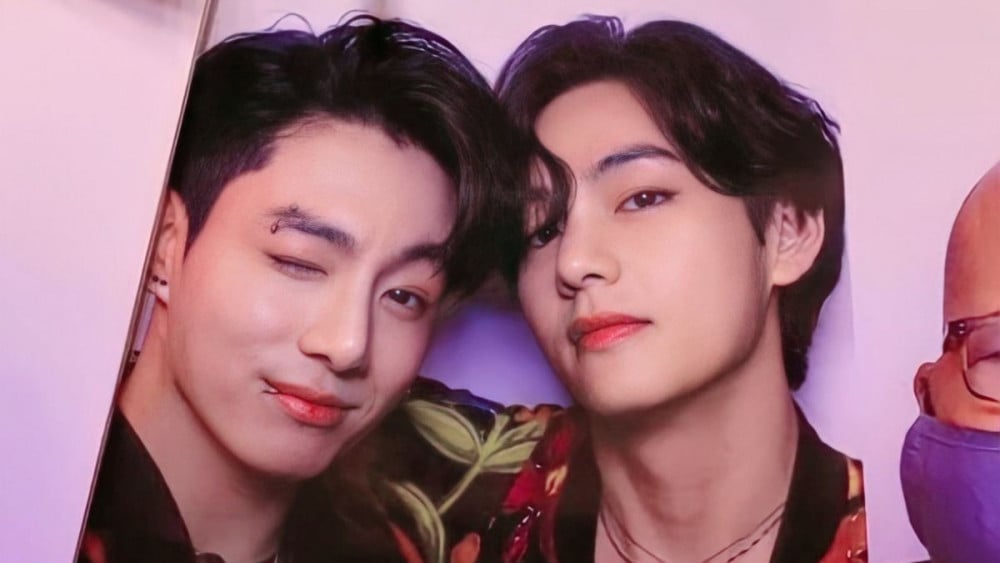 BTS V And Jungkook's Post-Military Gym Photos Go Viral: Fan Reactions BTS V And Jungkook's Post-Military Gym Photos Go Viral: Fan Reactions