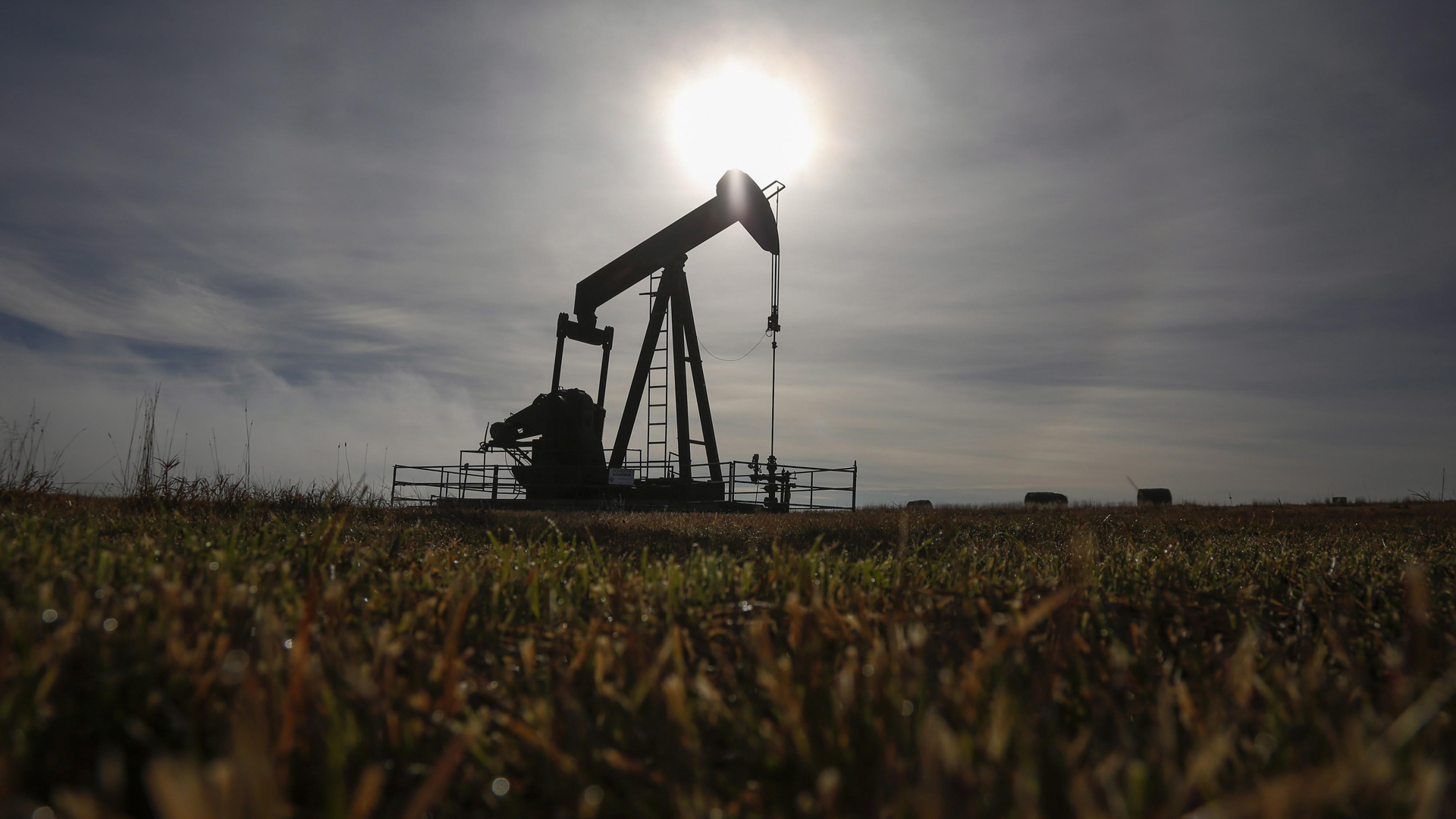 Canadian Businesses Hesitant Amidst Trade War And Recession Fears Canadian Businesses Hesitant Amidst Trade War And Recession Fears