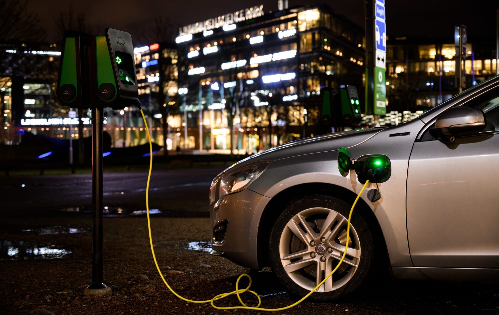 Car Dealers Renew Fight Against Electric Vehicle Mandates Car Dealers Renew Fight Against Electric Vehicle Mandates