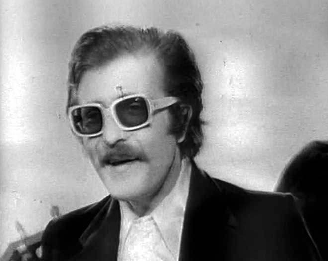 CEM KARACA: Batı Ve Anadolu Müziğinin Eşsiz Buluşması CEM KARACA: Batı Ve Anadolu Müziğinin Eşsiz Buluşması