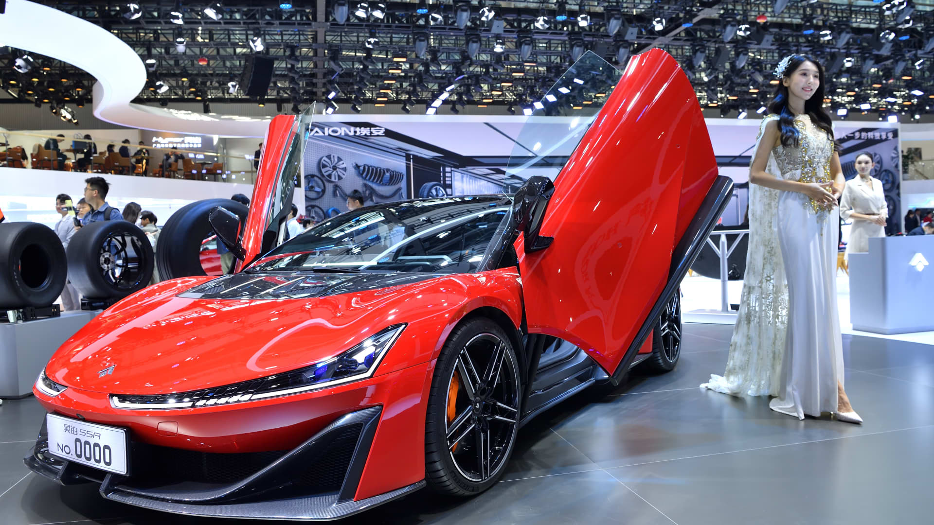 Challenges And Opportunities For Premium Automakers In The Chinese Market: BMW And Porsche As Case Studies Challenges And Opportunities For Premium Automakers In The Chinese Market: BMW And Porsche As Case Studies