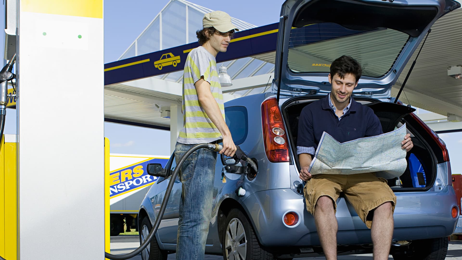 Cheaper Gas For Memorial Day Weekend Travel? Cheaper Gas For Memorial Day Weekend Travel?