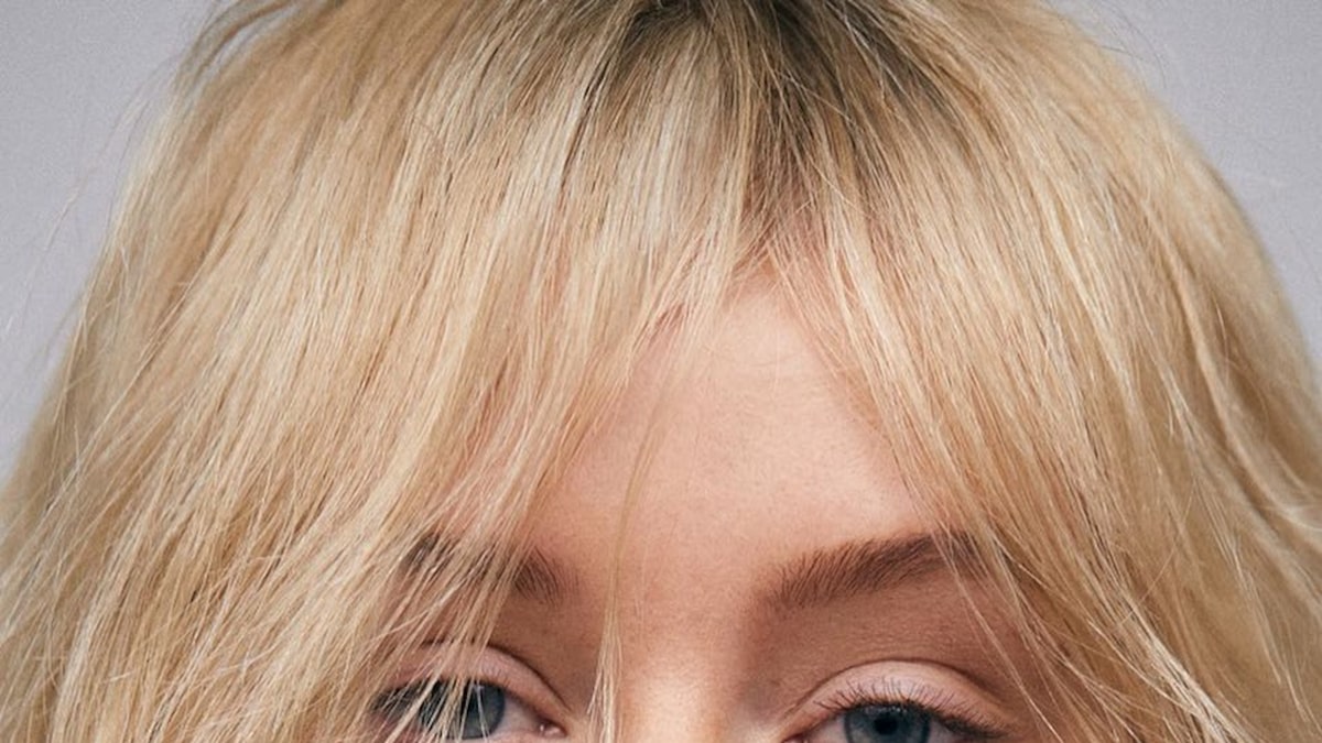 Christina Aguilera: Unrecognizable In New Photos Due To Heavy Photo Editing Christina Aguilera: Unrecognizable In New Photos Due To Heavy Photo Editing