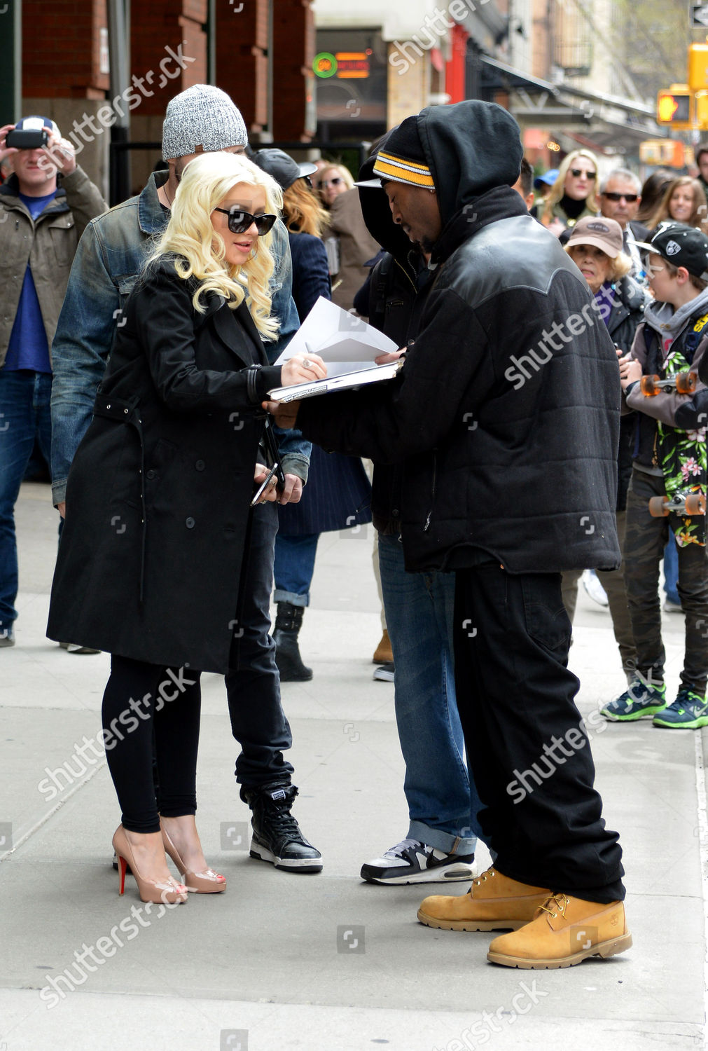Christina Aguilera's New Look Sparks Debate Among Fans Christina Aguilera's New Look Sparks Debate Among Fans
