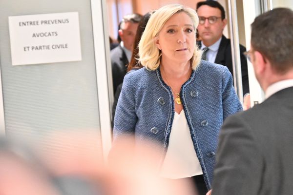 Cinq Ans D'Inéligibilité Pour Marine Le Pen : Une Décision Judiciaire Divisée