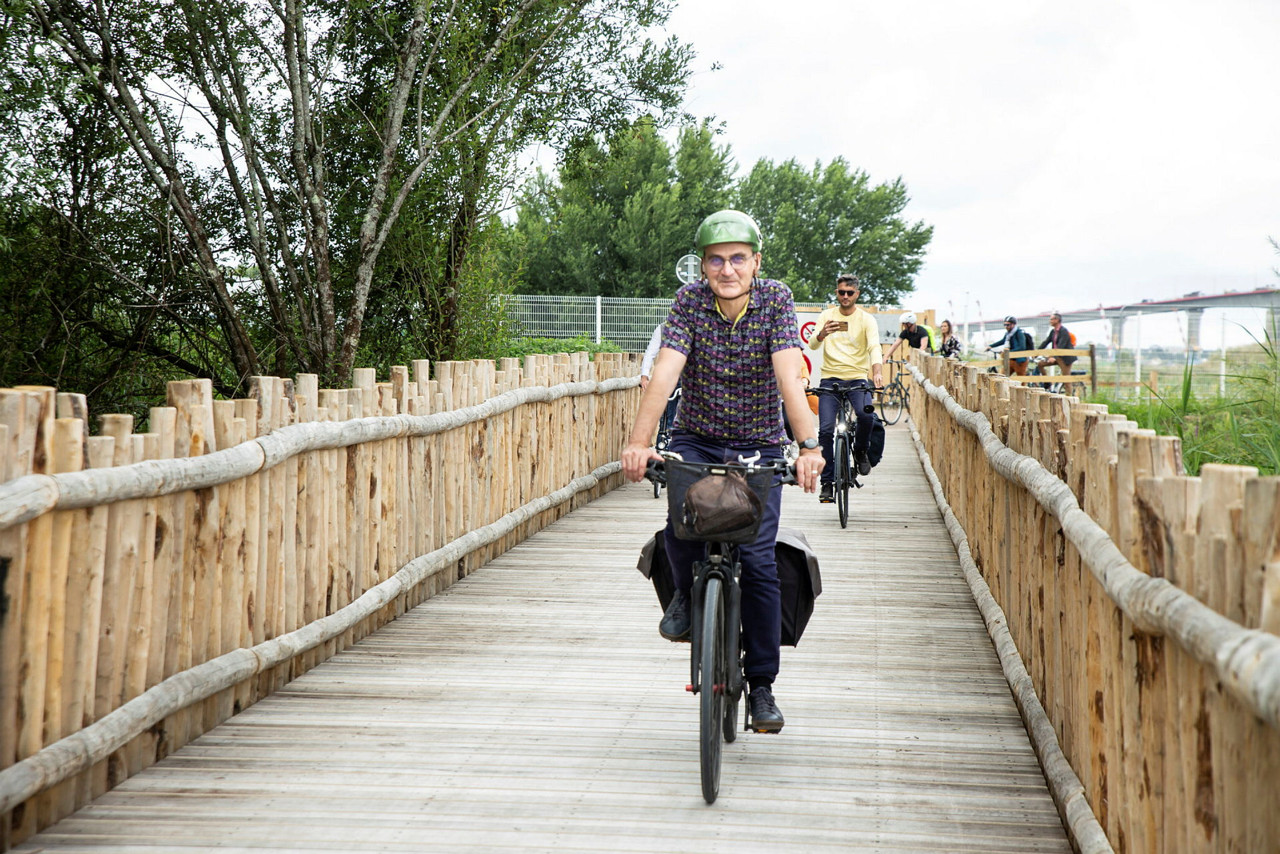 Cinq Itinéraires Vélo Pour Découvrir La Loire, Le Vignoble Nantais Et L'Estuaire Cinq Itinéraires Vélo Pour Découvrir La Loire, Le Vignoble Nantais Et L'Estuaire