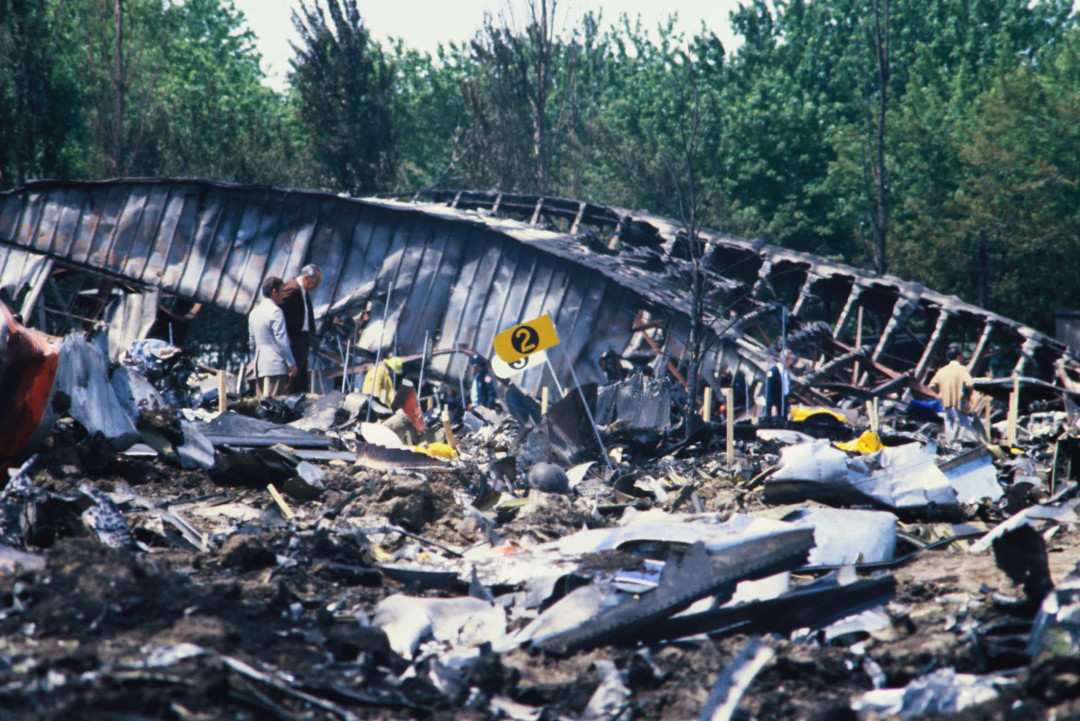 Close Calls And Crashes: A Visual Analysis Of Airplane Safety Data Close Calls And Crashes: A Visual Analysis Of Airplane Safety Data