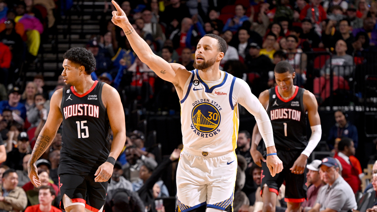 Clutch Performance Gives Warriors 3-1 Edge Over Rockets In Playoff Series Clutch Performance Gives Warriors 3-1 Edge Over Rockets In Playoff Series