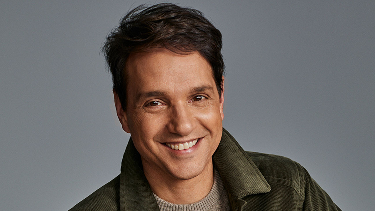 Cobra Kai Star Ralph Macchio On Lasting Marriage: Avoiding Hollywood Cobra Kai Star Ralph Macchio On Lasting Marriage: Avoiding Hollywood