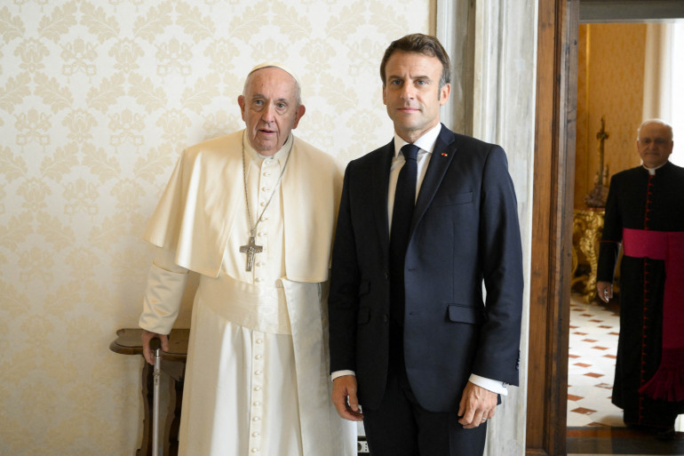 Complot Macron Au Vatican : Des Rumeurs Sur L'Élection Du Pape Complot Macron Au Vatican : Des Rumeurs Sur L'Élection Du Pape