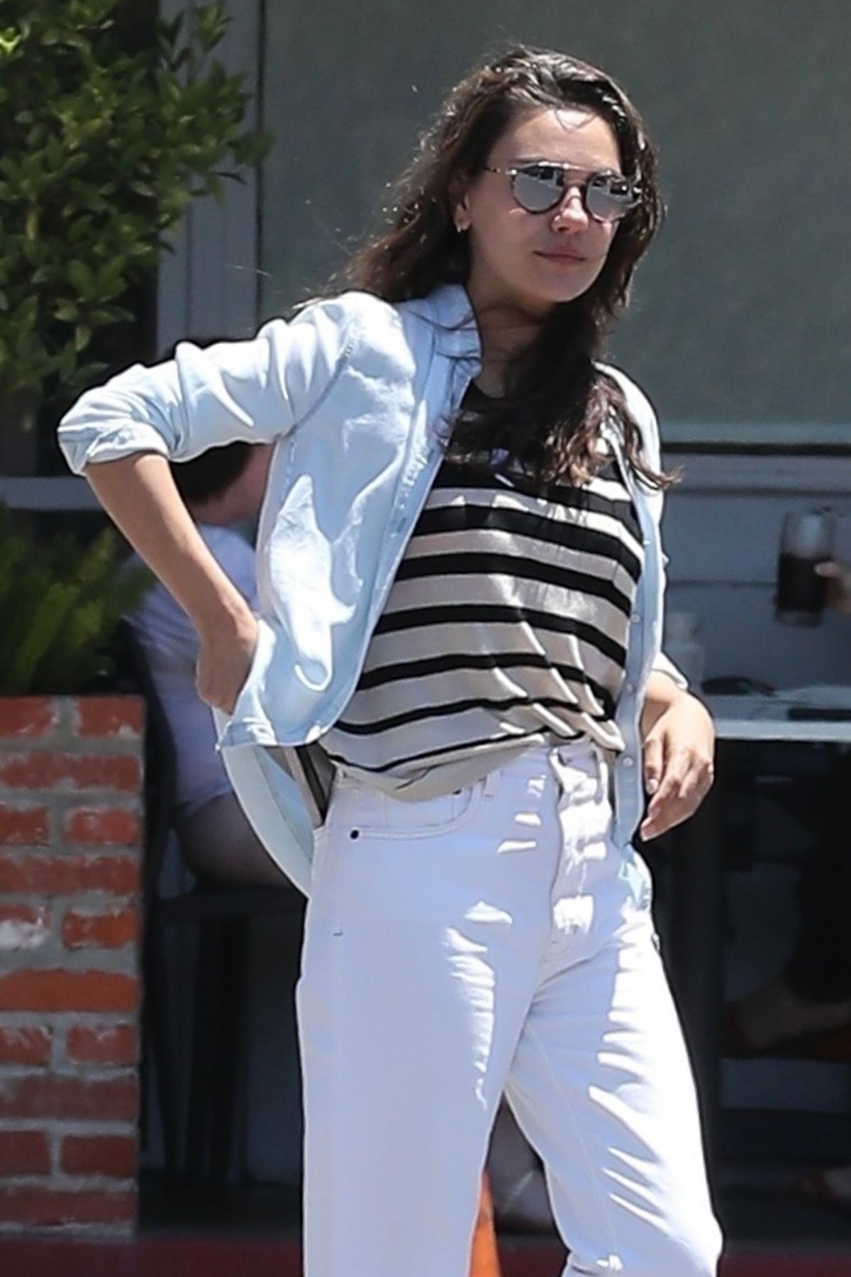 Couple Alert: Ashton Kutcher And Mila Kunis' Beverly Hills Stroll