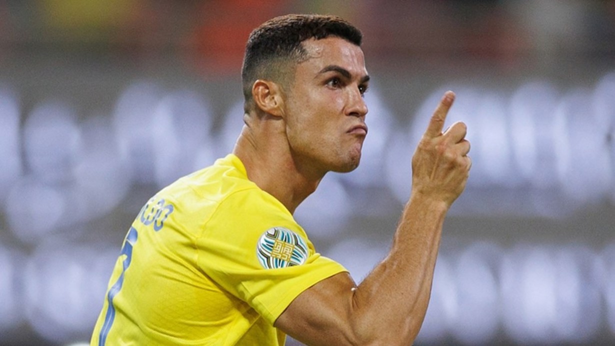 Cristiano Ronaldo: Fenerbahçe Çağrısıyla Şaşkınlığa Uğradı Mı? Cristiano Ronaldo: Fenerbahçe Çağrısıyla Şaşkınlığa Uğradı Mı?