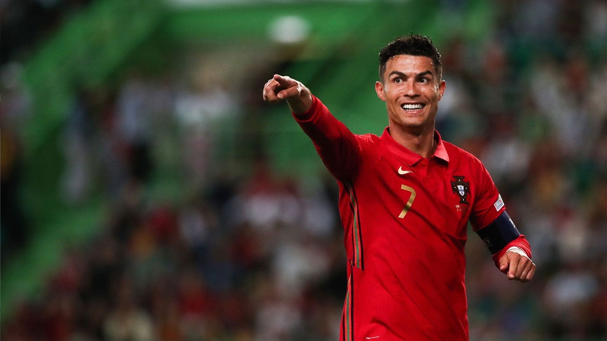 Cristiano Ronaldo'nun Al Nassr'a Transferi: 2 Yıllık Sözleşmenin Detayları Cristiano Ronaldo'nun Al Nassr'a Transferi: 2 Yıllık Sözleşmenin Detayları