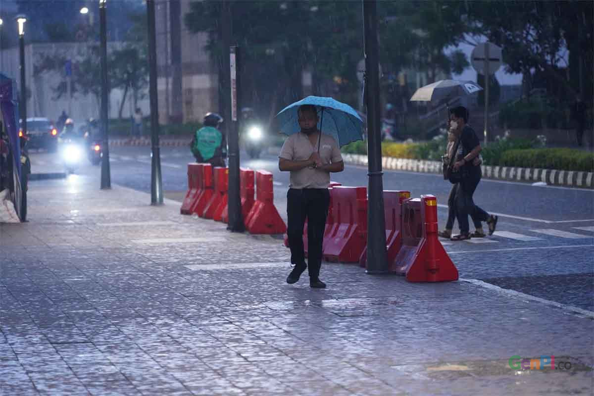 Cuaca Ekstrem Jawa Timur: Hujan Lebat Dan Petir Diprediksi 29 Maret 2024 Cuaca Ekstrem Jawa Timur: Hujan Lebat Dan Petir Diprediksi 29 Maret 2024
