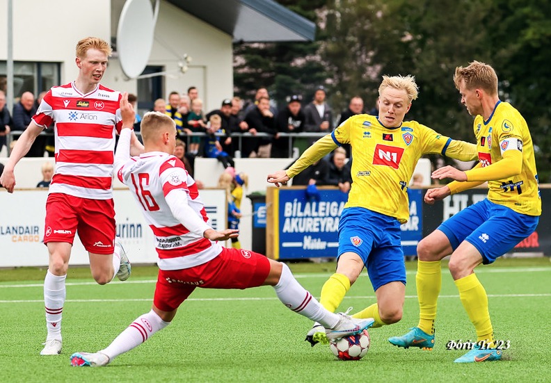 Dagskráin Í Dag: Þrír Leikir Í Bestu Deildinni - Valur Stefnir Á 2-0 Sigur